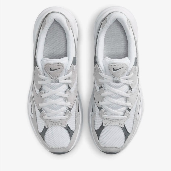 Nike - Picture 7 of 13